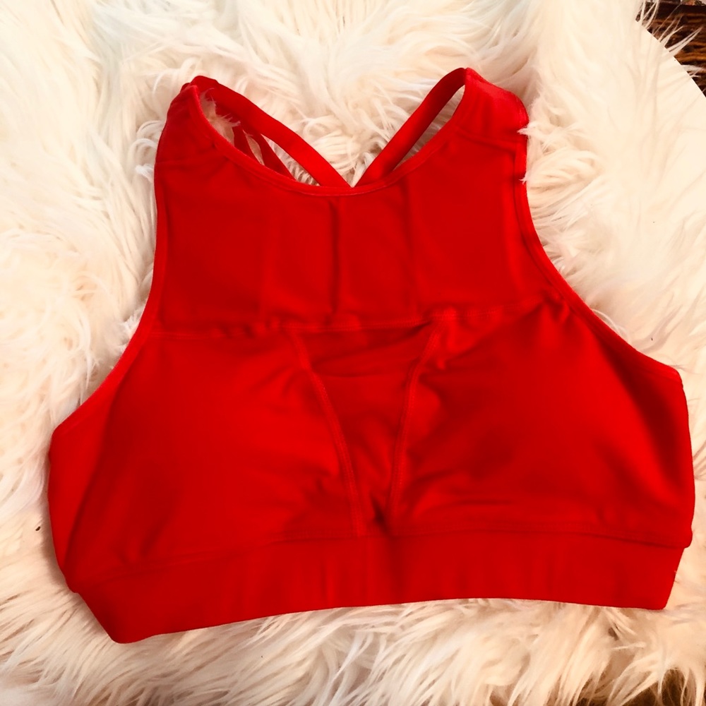 CHESTEE Sports Bra